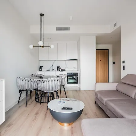 Towarowa Towers Skyline View Apartment *